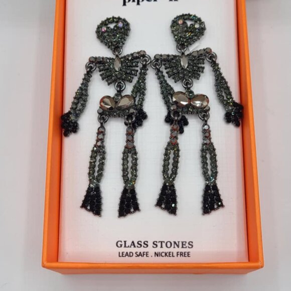 Piper K Black Glass Skeleton Drop Earrings Studs NWT! NEW!  HALLOWEEN - Picture 4 of 7